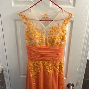 Beautifully embroidered orange size medium dress prom dress to elegant wear